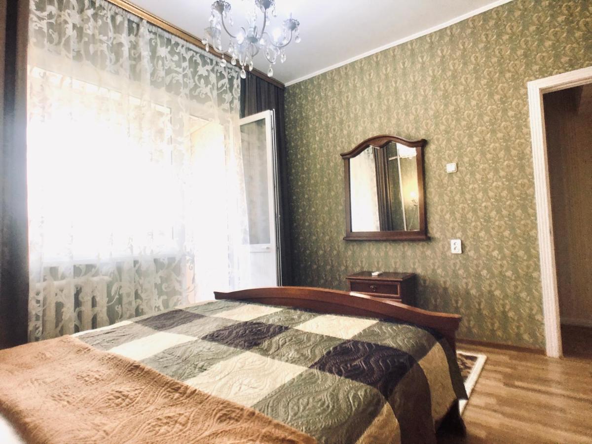 Cozy Three-Room Apartment With Mountain View Алмати Екстер'єр фото